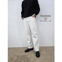 톰브라운 TB 세미 일자 화이트 진 청바지 (국내배송)