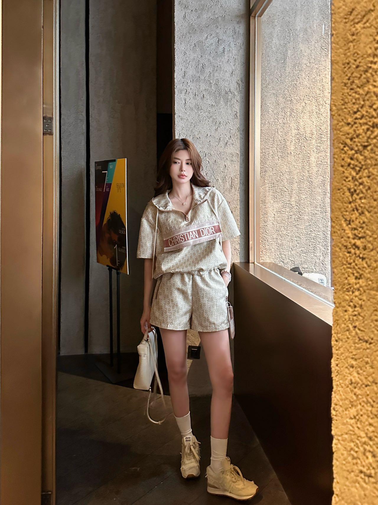 디올 반팔 재킷 + 반바지 세트  (해외배송)