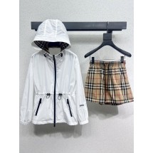 버버리 선 프로텍션 캐주얼 재킷 + 플레드 반바지 세트 (해외배송)