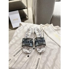 디올 모노그램 자수 가죽 미드힐 슬리퍼 (해외배송)