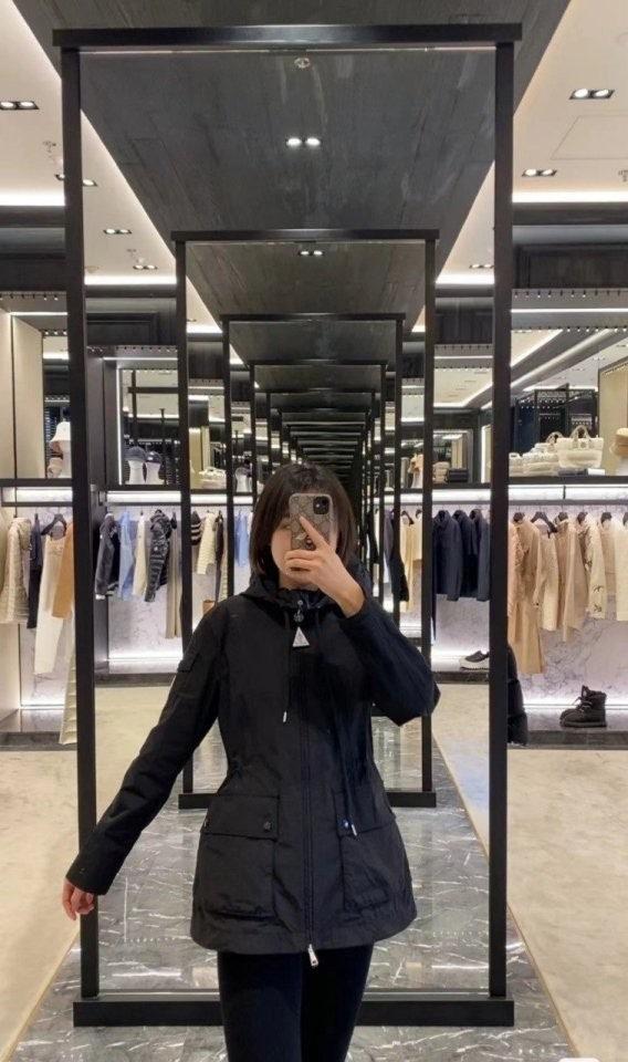 몽클레어 레안드로 후드 자켓 (국내배송)