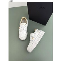 발렌티노 가라바니 XL 원 스터드 플랫폼 스니커즈 (국내배송)