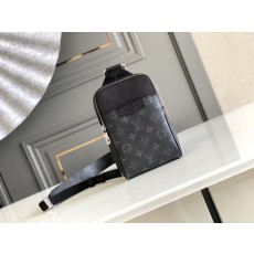 루이비통 아웃도어 슬링백 / 수량1개 / 바로배송
