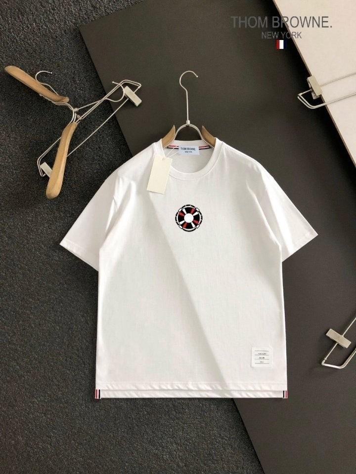 톰브라운 THOM BROWNE 튜브 패턴 센터백 티셔츠 (국내배송)