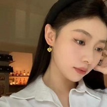 셀린느 하트타티아 귀걸이 (국내배송)