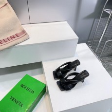보테가베네타 심플 스퀘어 헤드 하이힐 슬리퍼 (해외배송)