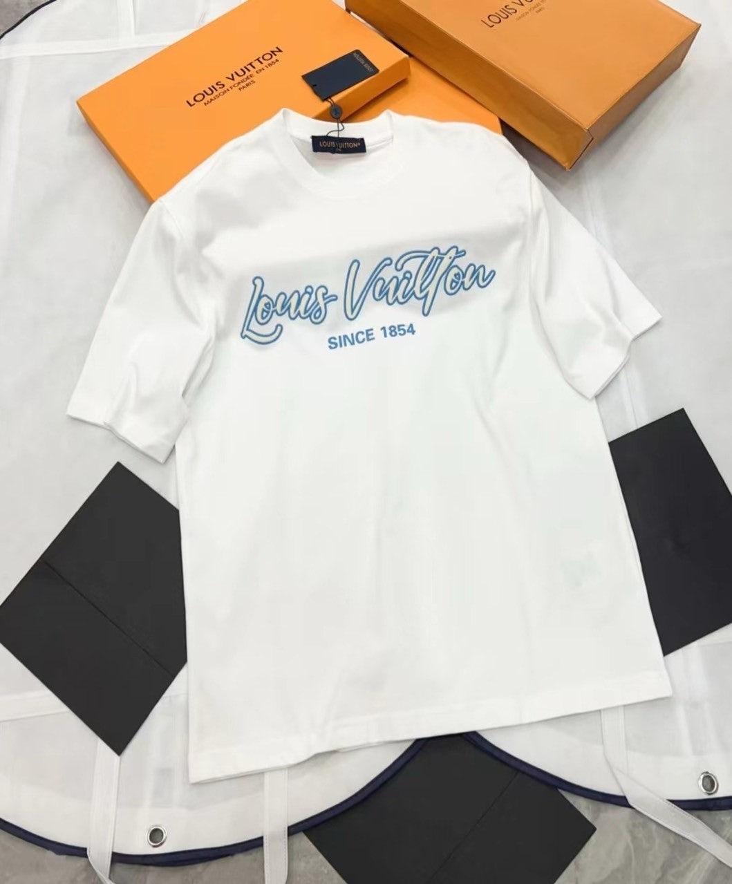 루이비통 LOUIS VUITTON 남성 라운드 반팔 (국내배송)