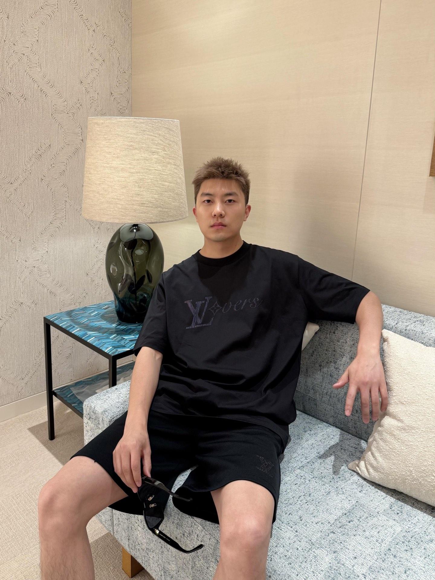 루이비통 3D 프린팅 그라데이션 반팔 (해외배송)