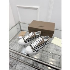 버버리 캐주얼 스니커즈 (해외배송)