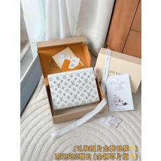 루이비통 포셰트 투고 클러치백 (정품급 해외배송)