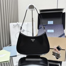 프라다 클레오 브러시드 숄더백 (해외배송)