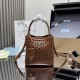 프라다 배럴 워터 레더 백 (해외배송)