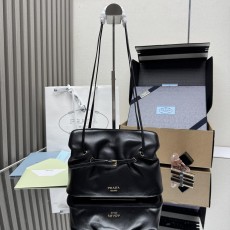 프라다 클라우드 백 (해외배송)