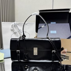 프라다 레더 숄더백 (해외배송)