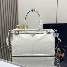 프라다 보니 엑스트라 라지 가죽 핸드백 (해외배송)