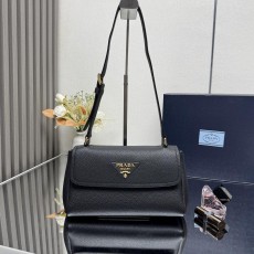 프라다 스몰 가죽 숄더백 (해외배송)
