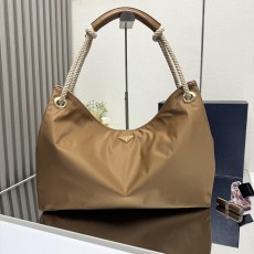 프라다 나일론 토트백 (해외배송)