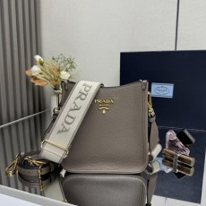 프라다 가죽 미니 숄더백 (해외배송)