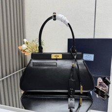 프라다 레더 토트백 (해외배송)