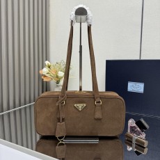 프라다 스웨이드 토트백 (해외배송)