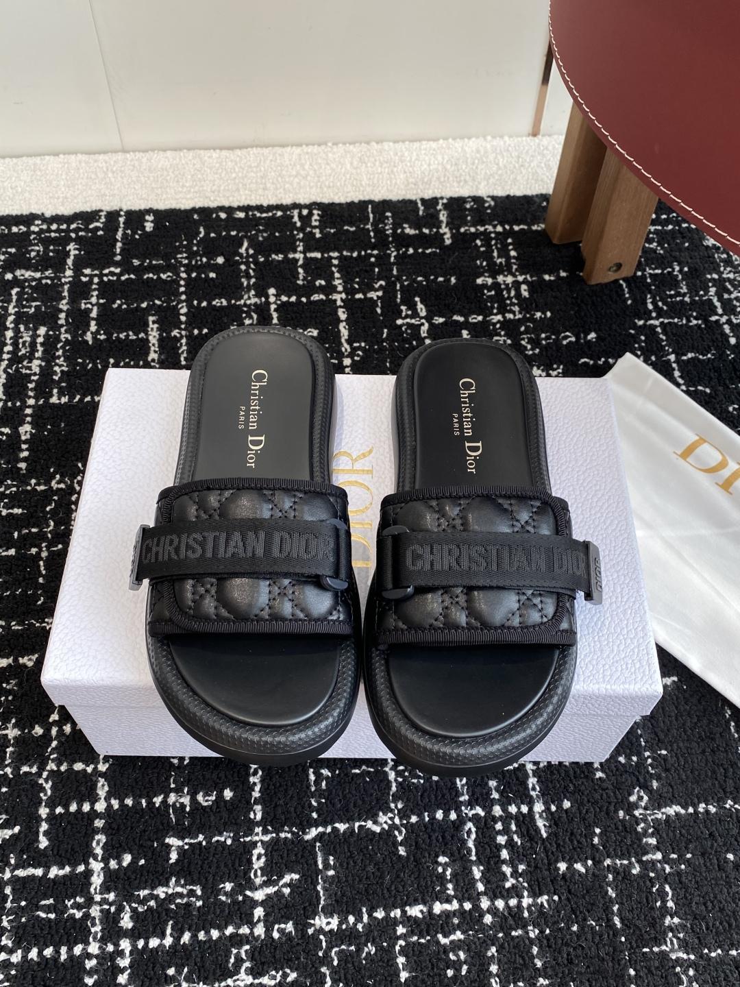 디올 울트라라이트 폼 아웃솔 비치 슬리퍼 (해외배송)