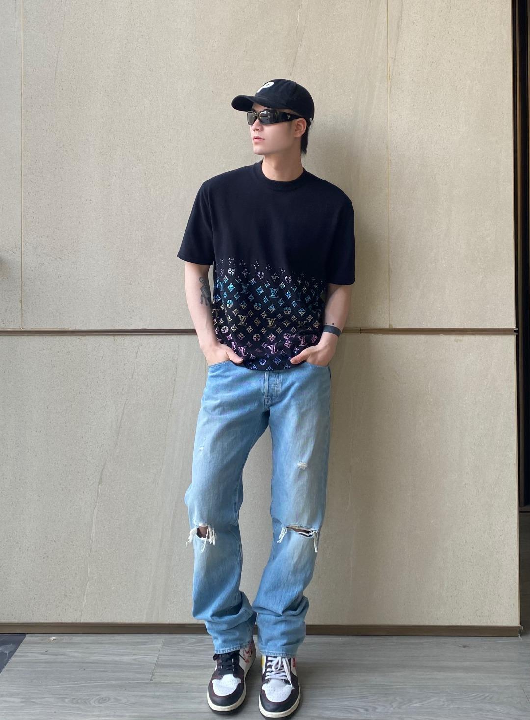 루이비통 라운드넥 반팔 (해외배송)