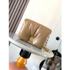 로에베 푸퍼 고야백 (해외배송)