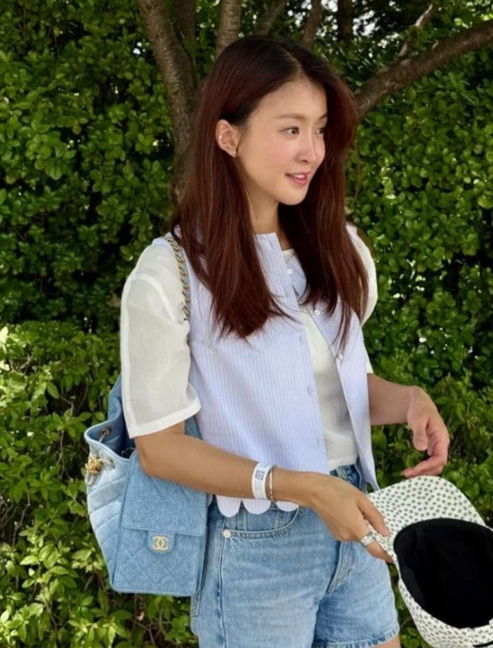 샤넬 25 스몰 핸드백 워시드 데님&골드메탈블루 (국내배송)