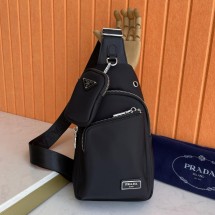 프라다 체스트백 (해외배송)