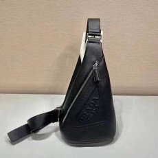 프라다 체스트백 (해외배송)